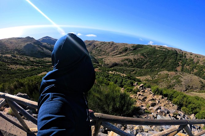 Achada do Teixeira to Pico Ruivo in Madeira (PR1.2) - Hiking Tour - The Summit of Pico Ruivo (1862m): 360° views and the cloud-walk moment
