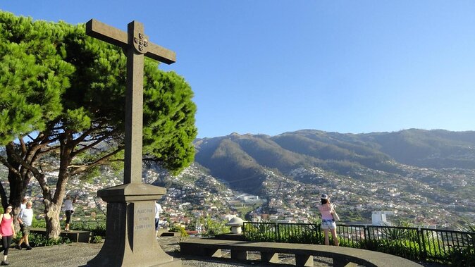CABO GIRÃO (Half Day tour/3h) / Private Classic Car (4L). - The west-coast drive: agriculture, valleys, and everyday architecture