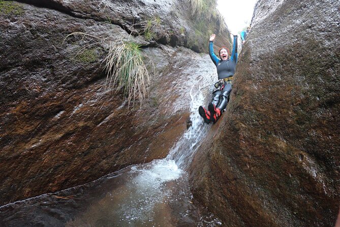 Canyoning in Madeira: Ribeira das Cales - Funchal Ecological Park - The 5-hour flow: pickup, gearing up, then into the canyon
