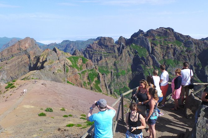 Cristo Rei, Arieiro Peak and Santo da Serra 4x4 Experience - The open-roof 4WD: why it feels different