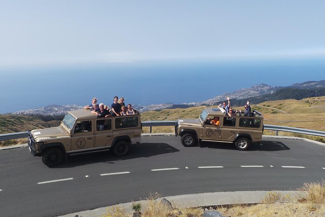 Cristo Rei, Arieiro Peak and Santo da Serra 4x4 Experience - Comfort tips for Pico altitude and open-air driving