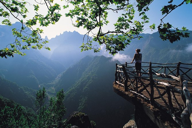 Discover the east - Camacha (over 700m): a traditions-first village stop