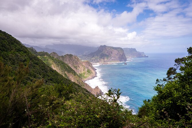 East of Madeira | Full Day 4x4 Tour - North East viewpoints after lunch: Guindaste for the coast angles