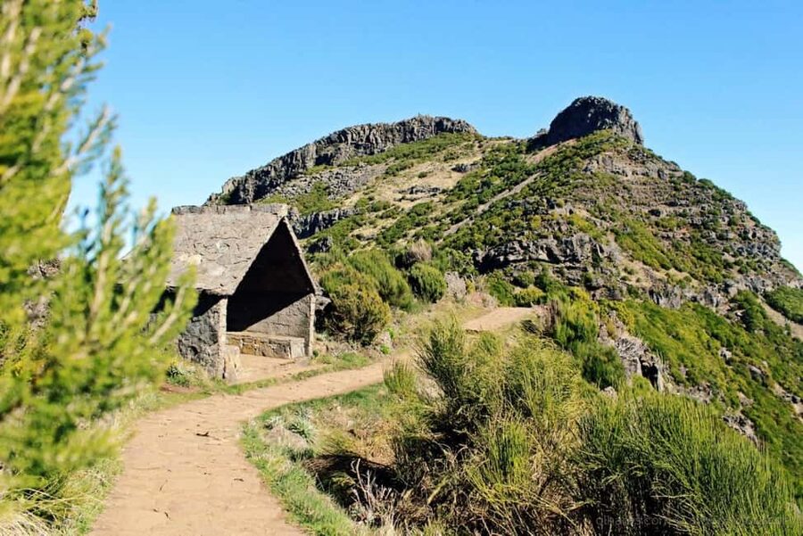 From Funchal: Transfer to Pico do Arieiro & Pico Ruivo Trail - When weather turns the mountain into a fog machine
