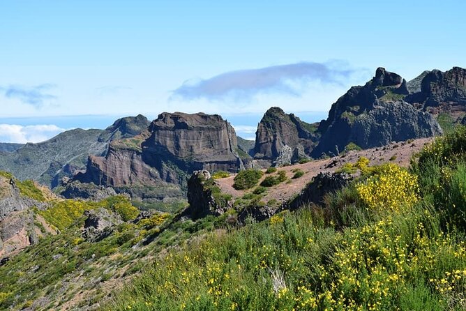 Full Day Jeep Safari East - Pico do Areeiro - Santana - Ponta de são Lourenço - Ribeiro Frio and the Levada dos Balcões: a gentle walk with a big viewpoint
