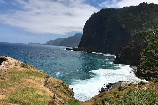 Full Day Jeep Safari East - Pico do Areeiro - Santana - Ponta de são Lourenço - Santana: thatched houses, mountain scenery, and your lunch break