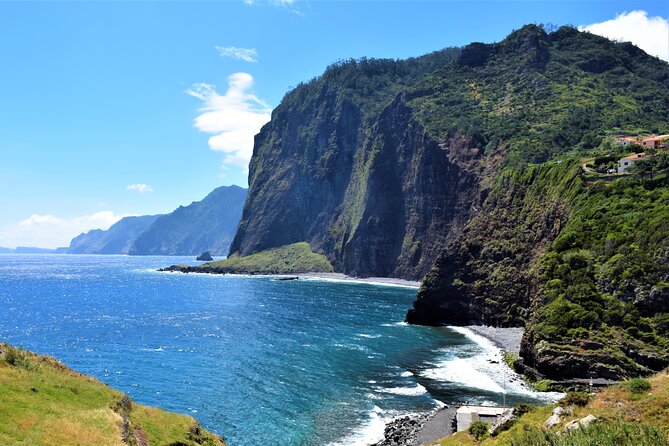 Full-Day Santana Madeira Island Tour - The East of Madeira, from high peaks to sea-edge terrain