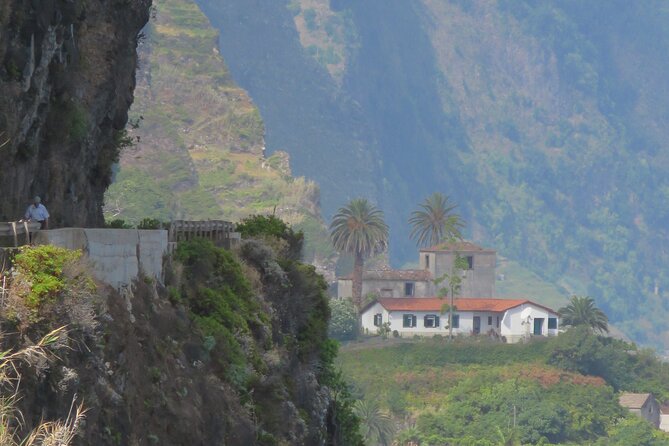 Full Day Santana Wonders and Northeast 4WD Experience - Fortim do Faial: a viewpoint fort with real naval-era artillery