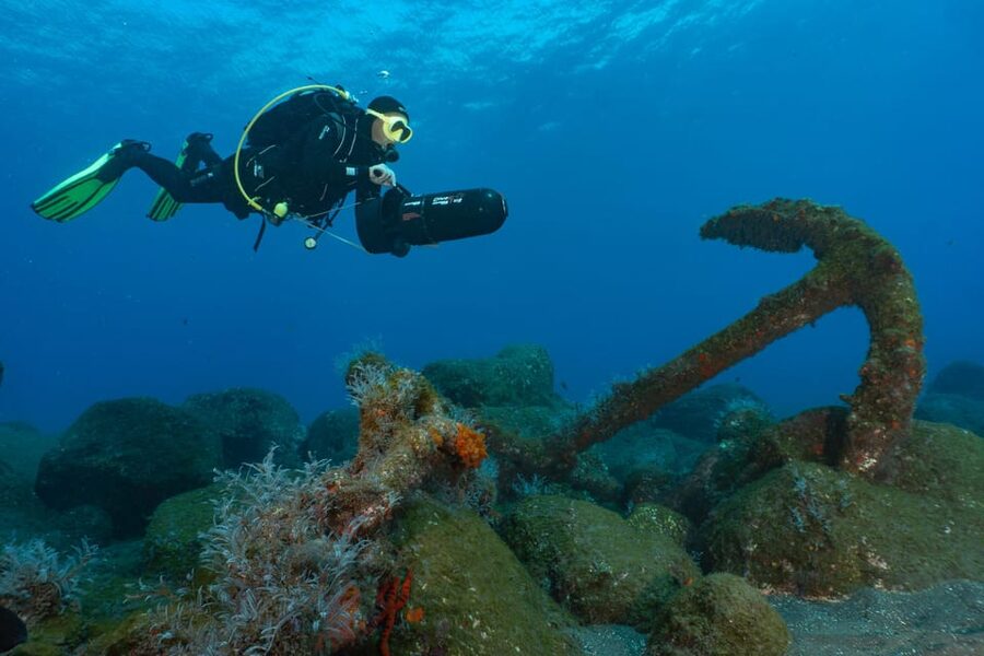 Funchal: DPV- Scooter Dive Adventure - Languages and Staff Support