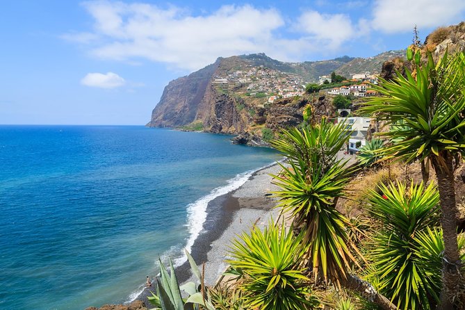 Funchal Hop-On Hop-Off Tour 3 in 1 - Where the bus route really starts: Avenida do Mar and the main stop logic