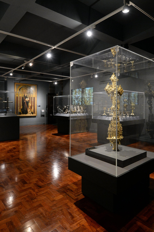 Funchal: Sacred Art Museum of Funchal Entry Ticket - More Than “Pretty Pictures”: Sculpture, Sacred Silver, and Textiles