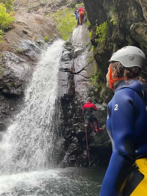 Go Explore Canyoning Level 2 (Nun's Valley) . - Inside the canyon route: four abseils and the 15-meter moment