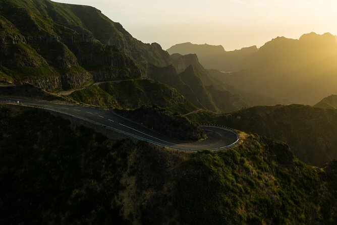 Grand Madeira Island Tour - Porto Moniz and Santana - São Vicente and waterfalls: time in the Court of the North