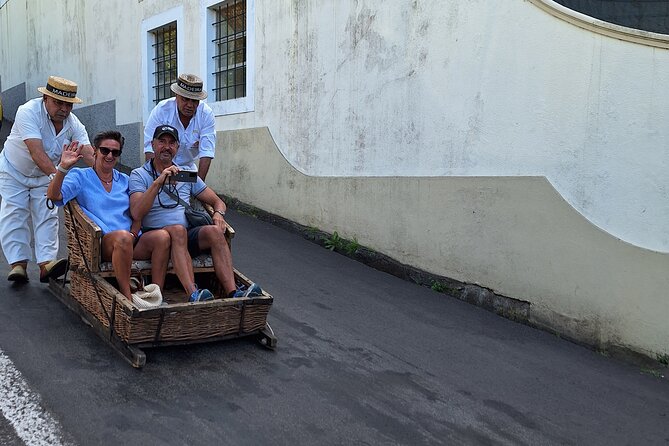 Madeira Highlights: Toboggan, Garden & Cable Car (All-Inclusive) - First Stop: Funchal Cable Car for Old Town Views