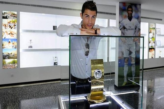 Madeira: Private Cristiano Ronaldo Tour with CR7 Museum - The CR7 Museum visit: what you actually see in the hour