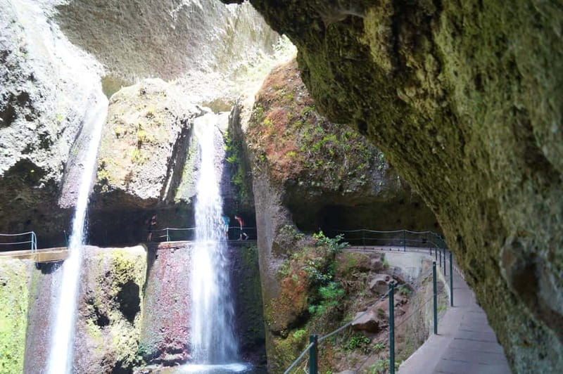 Madeira: Wet your hair in the amazing Levada Nova / Moinhos - Entering the Levada Nova to Moinhos World: Why This One Works