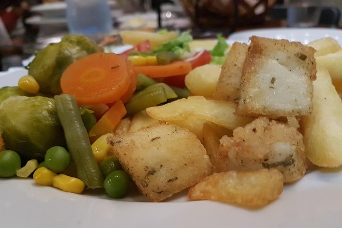 Madeiran Traditional Dinner - Getting to the venue without stress: what the ride adds (and what to watch)