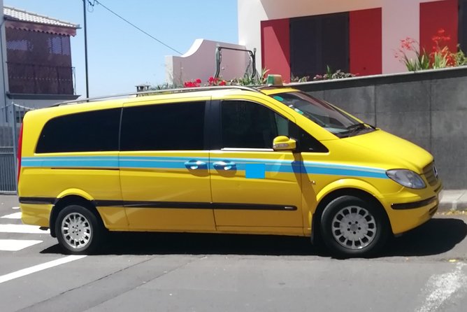 Minibus Transfer: Madeira Airport - Funchal - The Minibus Ride: Comfortable, Safe, and Scenic Enough
