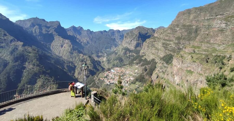Nun's Valley & Pico dos Barcelos Madeira Island Tour - Pico dos Barcelos: your fast track to Funchal and the Atlantic