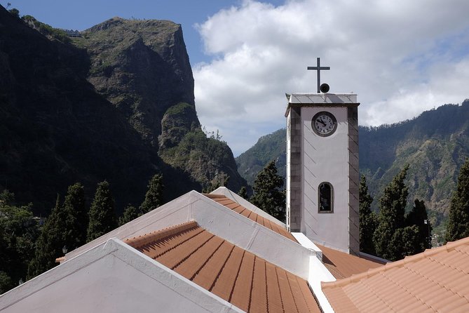 Nuns Valley Tour - Stop 3: Pico dos Barcelos for the wide Funchal view