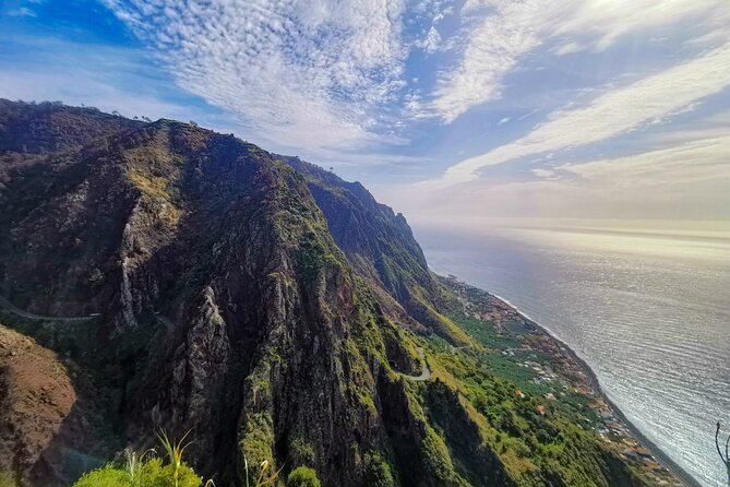 Oldtimer Sightseeing Tour in the West and Northwest - The old roads to Praia Ponta do Sol, Calheta, and Jardim do Mar