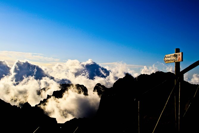 Pico do Areeiro to Pico Ruivo (PR 1) - Hiking Tour in Madeira - The 8:30 Start: How the Day Actually Runs (Pickup, Van, and Timing)