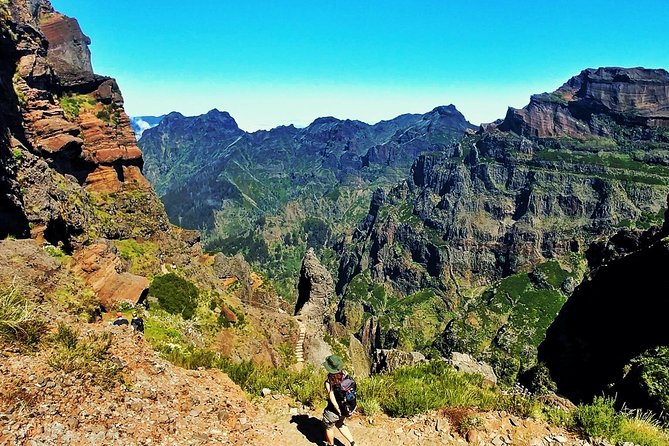 Pico do Areeiro to Pico Ruivo (PR 1) - Hiking Tour in Madeira - The Practical Challenge: Tunnels, Bridges, and Narrow Paths