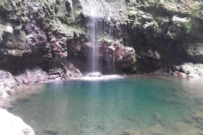 Queimadas-Caldeirão Verde - Small group energy, plus real guide care on the trail