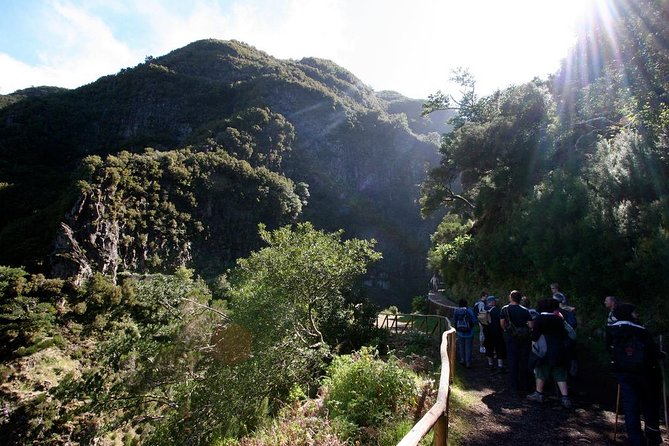 Rabaçal - Levada das 25 Fontes - Getting to Rabaçal from Funchal: 8:00 pickup and an easy start
