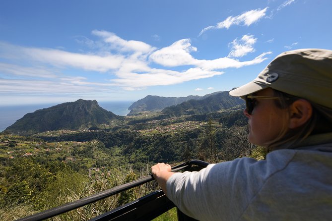 Safari 4x4 Pico Arieiro Santana in Small Group "FlowerEAST" - Ribeiro Frio forest pass: where the day cools down