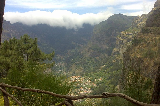 Scenic Route - Nuns Valley Tour - A quick Madeira drive from Funchal to Curral das Freiras