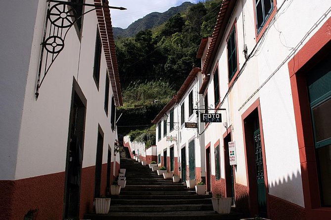 Tour - 8 Villages to the West - Seixal and São Vicente: Black Sand and the Cave Country Feel