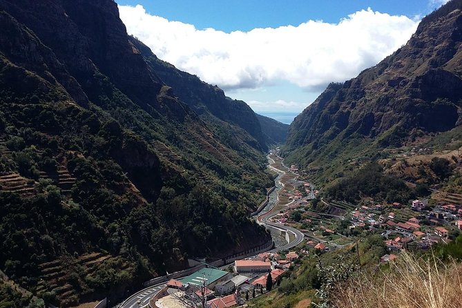 Tour - 8 Villages to the West - Ribeira Brava: Old Parish Roots and Handy Island Access