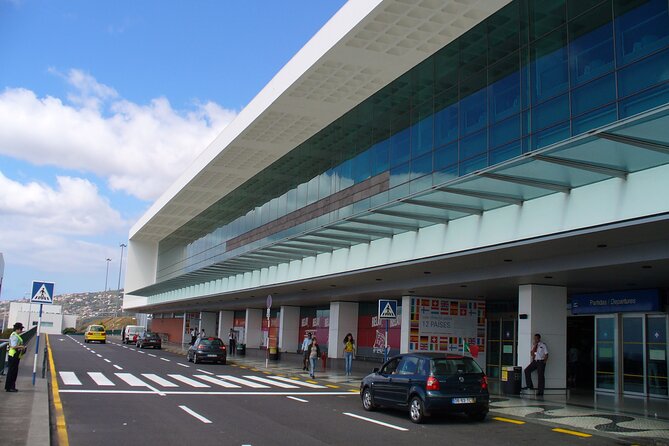 Transfer Privado e Confiável: Aeroporto → Funchal (ou vice-versa) - Arrivals Hall pickup in Funchal: fast, simple, human
