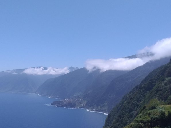 West Tour - 4x4 (Small Group) - São Vicente: church and old-street vibes in 20 minutes